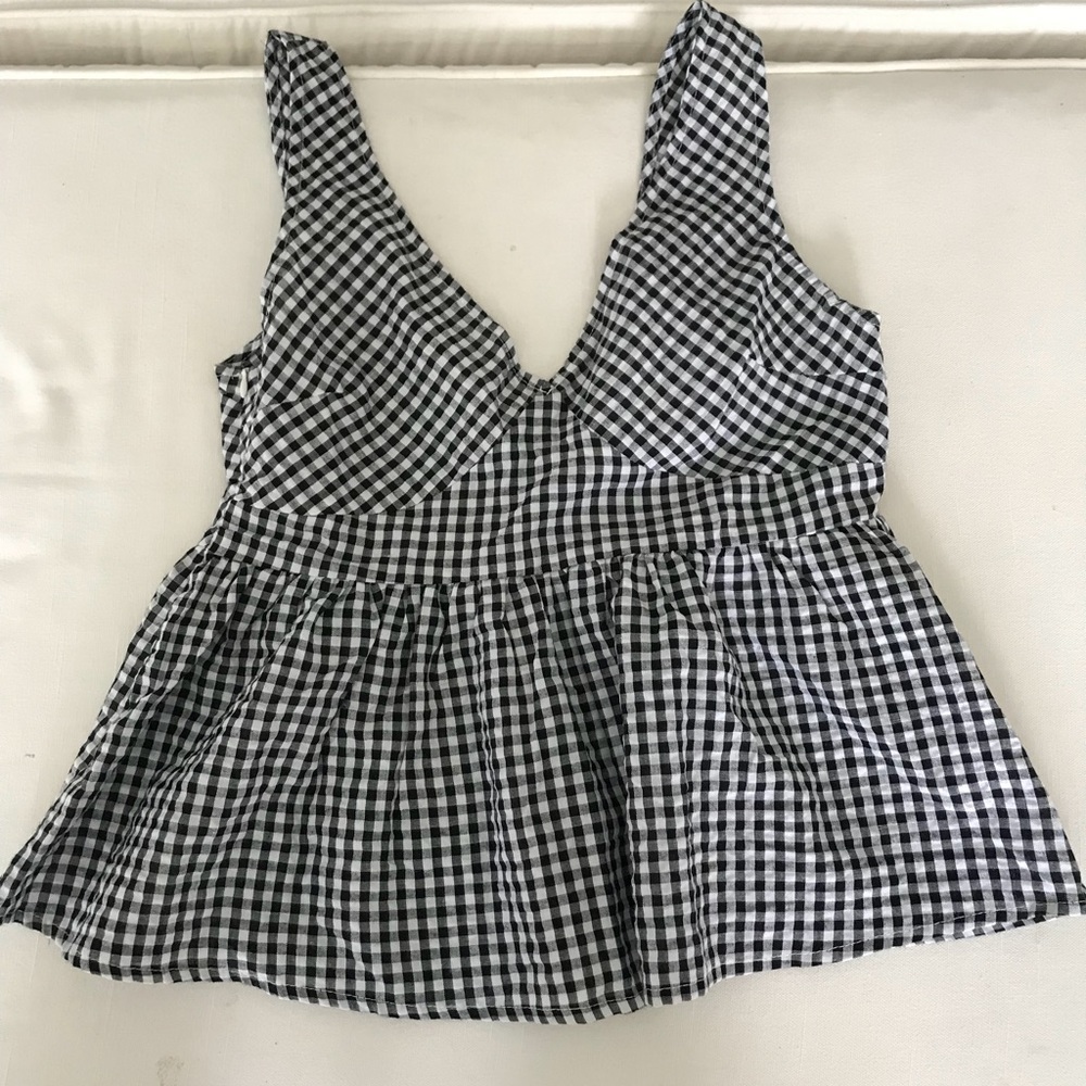 Women’s size medium hingham top